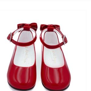 Amati steps size 22 
Beautiful red patent leather shoes made in Spain